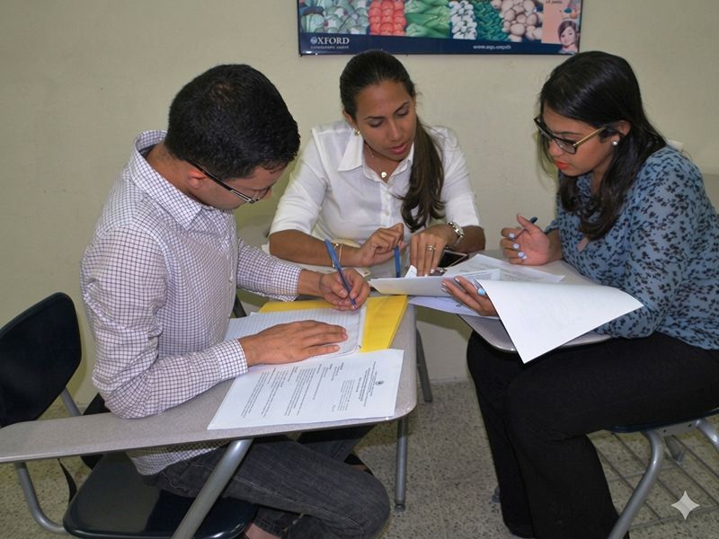 Tutoría Académica: 
Refuerza tu aprendizaje y resuelve tus dudas con el acompañamiento de docentes especializados